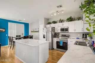 Photo #6: 7034942 Listing 