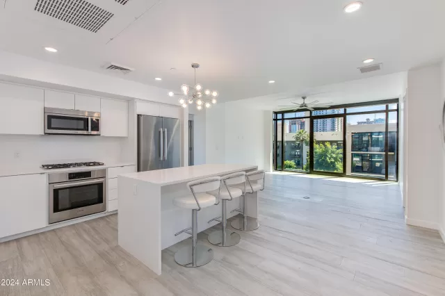 MLS: 7035282 Condo For Sale
