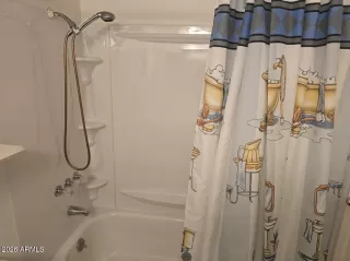 Photo #6: 7035610 Listing