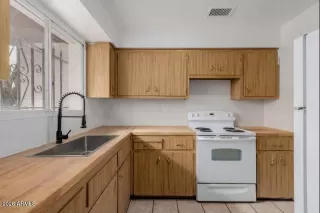 Photo #5: 7035727 Listing
