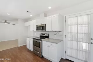 Photo #6: 7035780 Listing