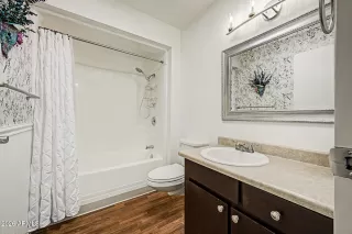 Photo #4: 7035955 Listing
