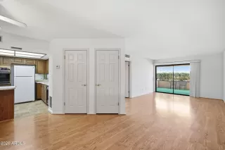 Photo #4: 7035986 Listing 