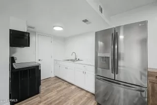 Photo #5: 7036385 Listing