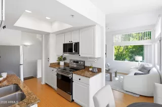 Photo #6: 7036486 Listing 
