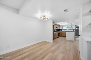 Photo #6: 7036607 Listing 