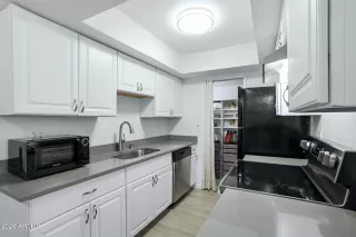 Photo #5: 7036935 Listing 