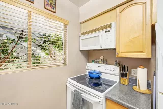 Photo #5: 7037187 Listing