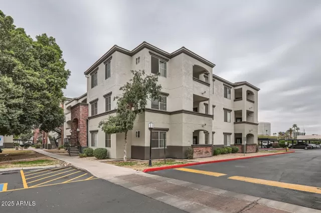 MLS: 7037422 Condo For Sale