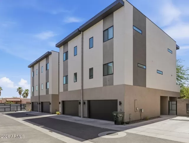 MLS: 7037550 Condo For Sale