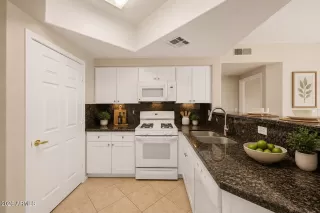 Photo #4: 7037577 Listing 