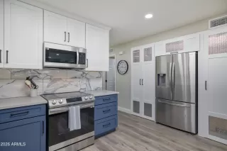 Photo #5: 7037705 Listing