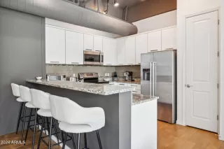 Photo #6: 7038104 Listing 