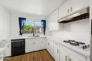 Photo #6: 7038134 Listing