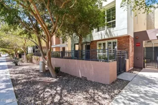 Browse active condo listings in ARTISAN PARKVIEW
