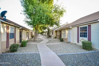 Photo #3: 7038400 Listing