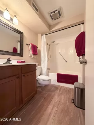 Photo #2: 7038470 Listing