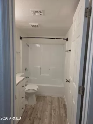 Photo #4: 7038634 Listing