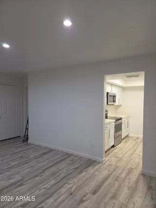 Photo #6: 7038634 Listing