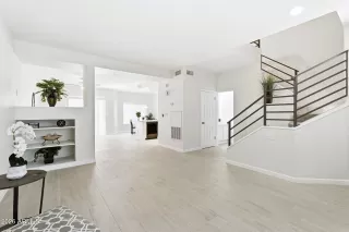Photo #4: 7038798 Listing 