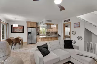 Photo #5: 7038811 Listing 