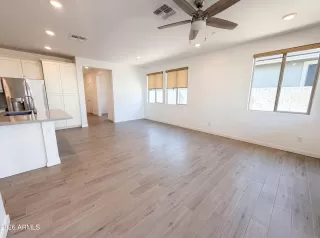 Photo #6: 7038876 Listing