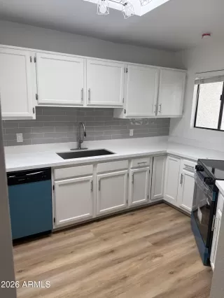 Photo #3: 7038895 Listing 