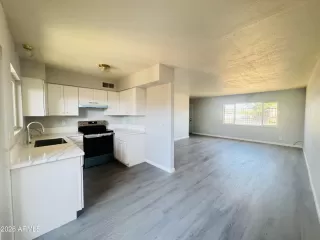 Photo #5: 7038920 Listing
