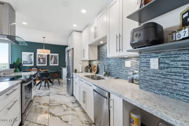 MLS: 7039044 Condo For Sale