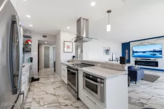 Photo #3: 7039044 Listing