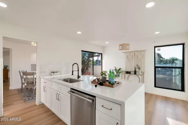 MLS: 7039293 Condo For Sale