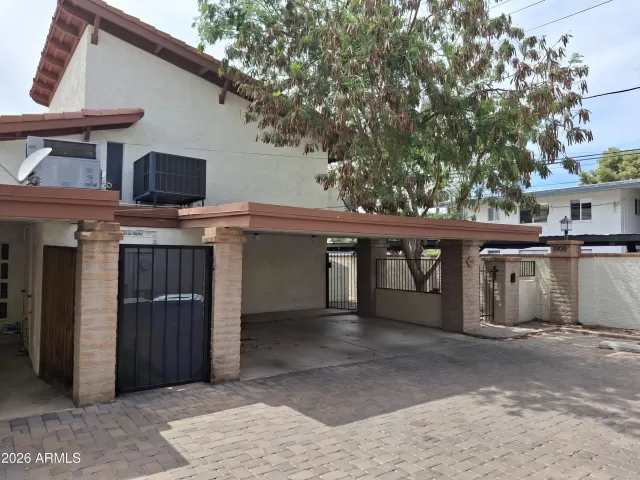 MLS: 7039737 Condo For Sale