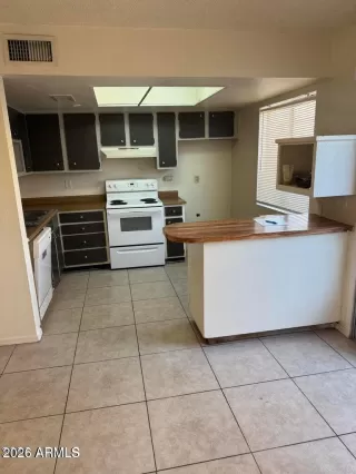 Photo #3: 7040035 Listing 