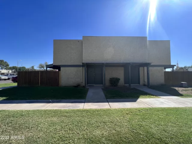MLS: 7040101 Condo For Sale