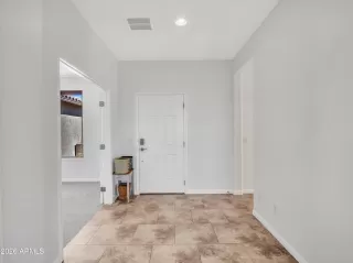 Photo #6: 7040135 Listing
