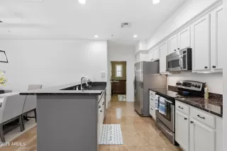 Photo #5: 7040274 Listing