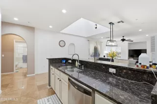 Photo #6: 7040274 Listing
