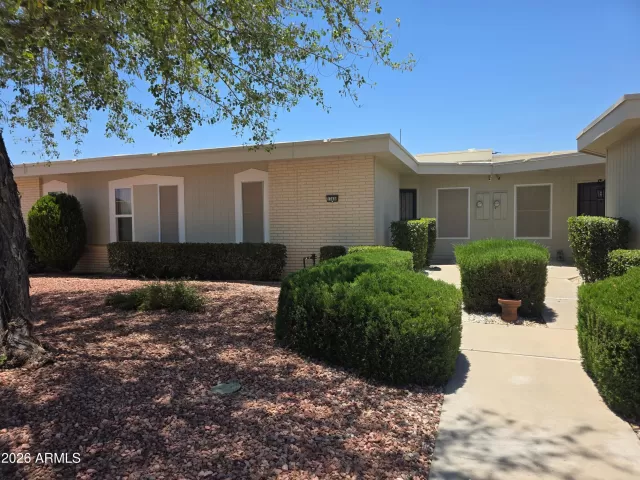 MLS: 7040372 Condo For Sale