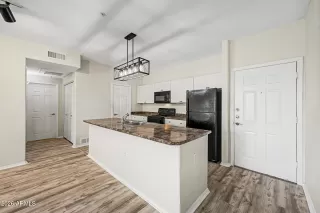 Photo #3: 7040602 Listing 