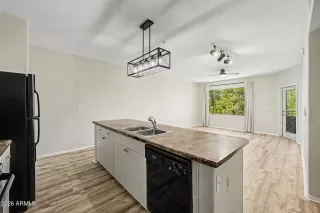 Photo #4: 7040602 Listing 