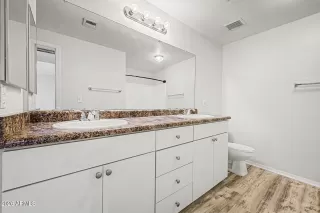 Photo #6: 7040602 Listing 