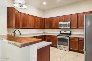 Photo #5: 7040660 Listing