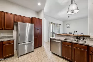 Photo #6: 7040660 Listing