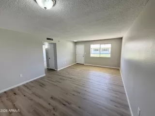 Photo #4: 7041006 Listing 