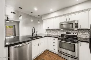 Photo #5: 7041388 Listing