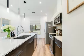 Photo #3: 7041521 Listing