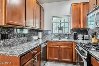 Photo #6: 7041589 Listing
