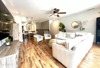 Photo #5: 7041610 Listing