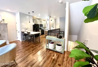 Photo #6: 7041610 Listing