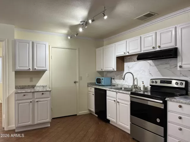 MLS: 7041695 Condo For Sale